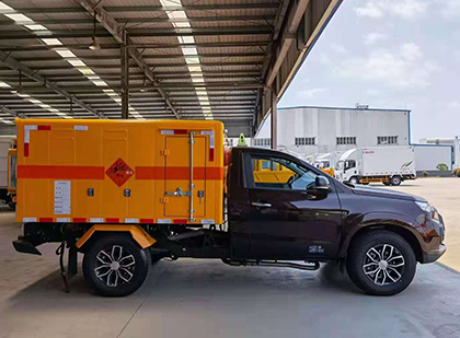 永兴爆破器材运输车